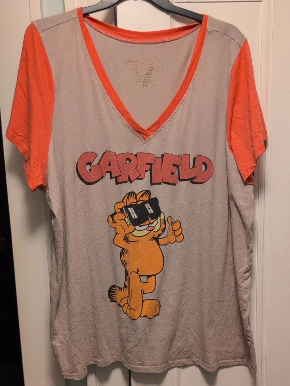Garfield Graphic V-Neck Torrid Top - Orange and Taupe - 5 - Picture 1 of 2